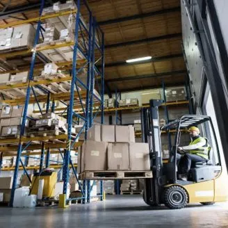 Jak przeprowadzić proces wynajmu magazynu dla branży logistycznej?